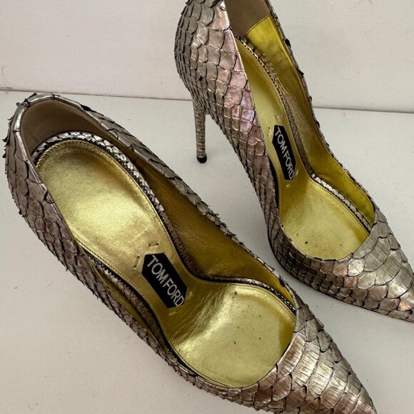 TOM FORD Classic Python Pump - Picture 9 of 9